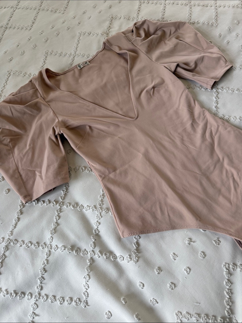 Free People Puff Sleeve V-Neck Bodysuit Blush Size Small NWOT - Picture 5 of 9